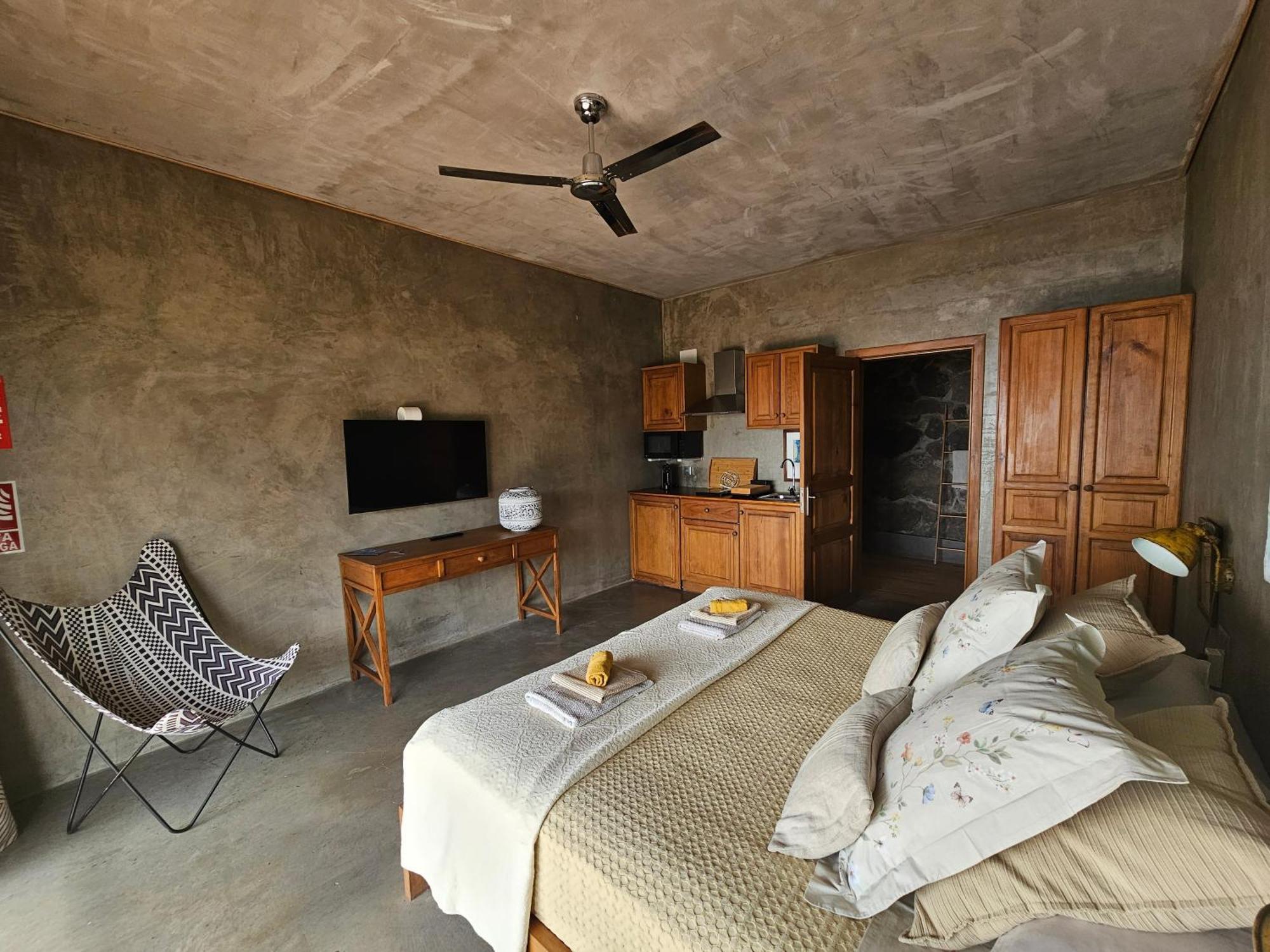 Les Terrasses Suites Calheta  Exterior photo